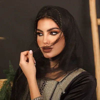 Arwa Al-Fahid - Makeup Artist
